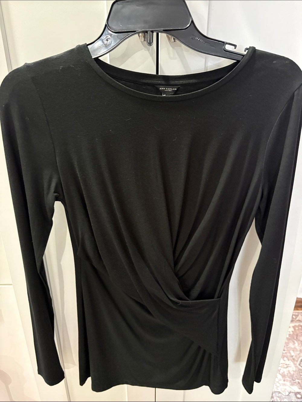 Ann Taylor Black Long-Sleeve Twist-Detail Top